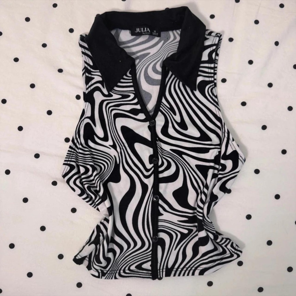 Julia by Love J Button Up Swirl Tank‎